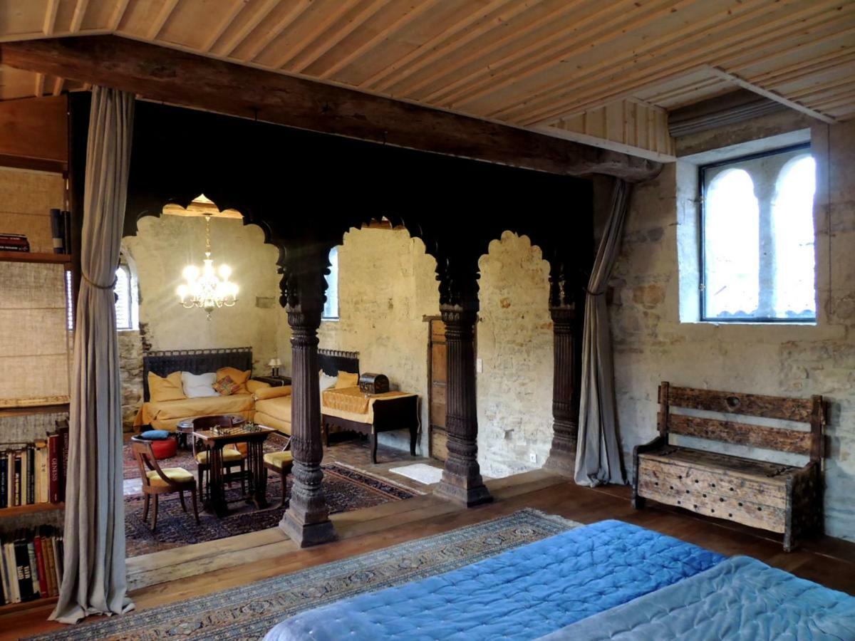 Maison Romane 1136 Клюни Экстерьер фото
