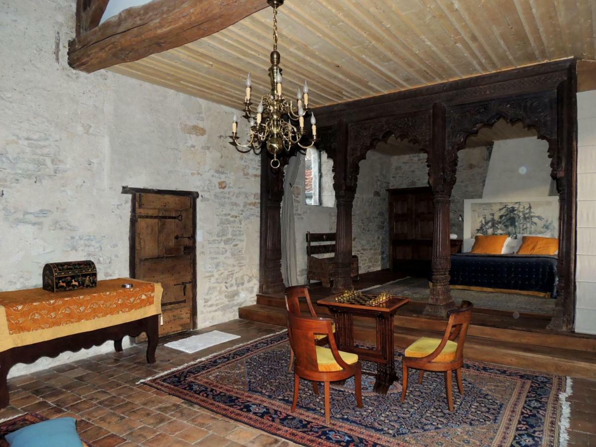 Maison Romane 1136 Клюни Экстерьер фото