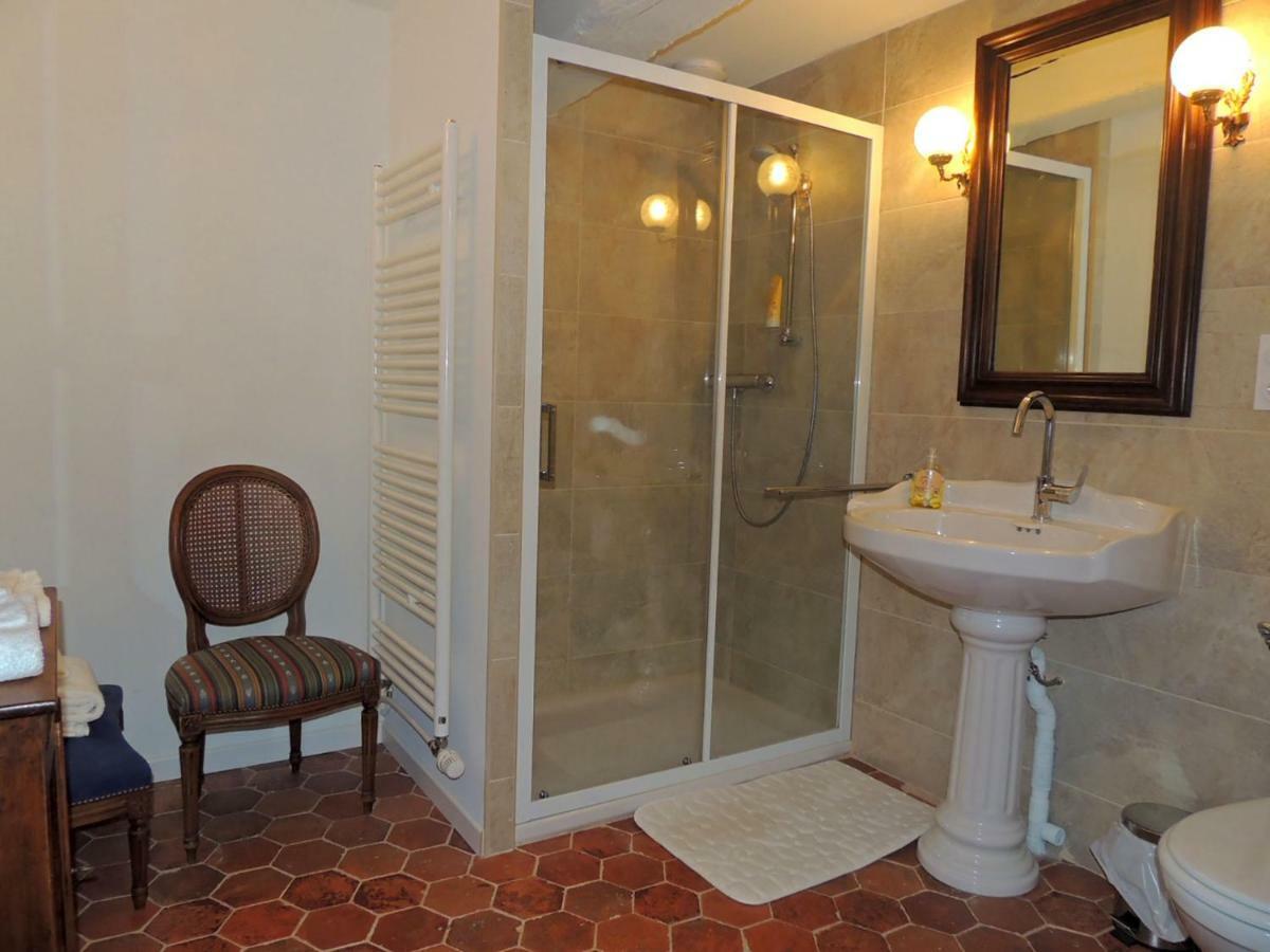 Maison Romane 1136 Клюни Экстерьер фото