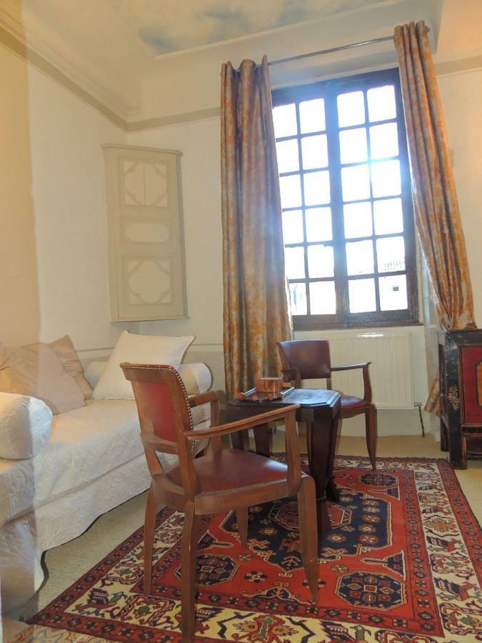 Maison Romane 1136 Клюни Экстерьер фото